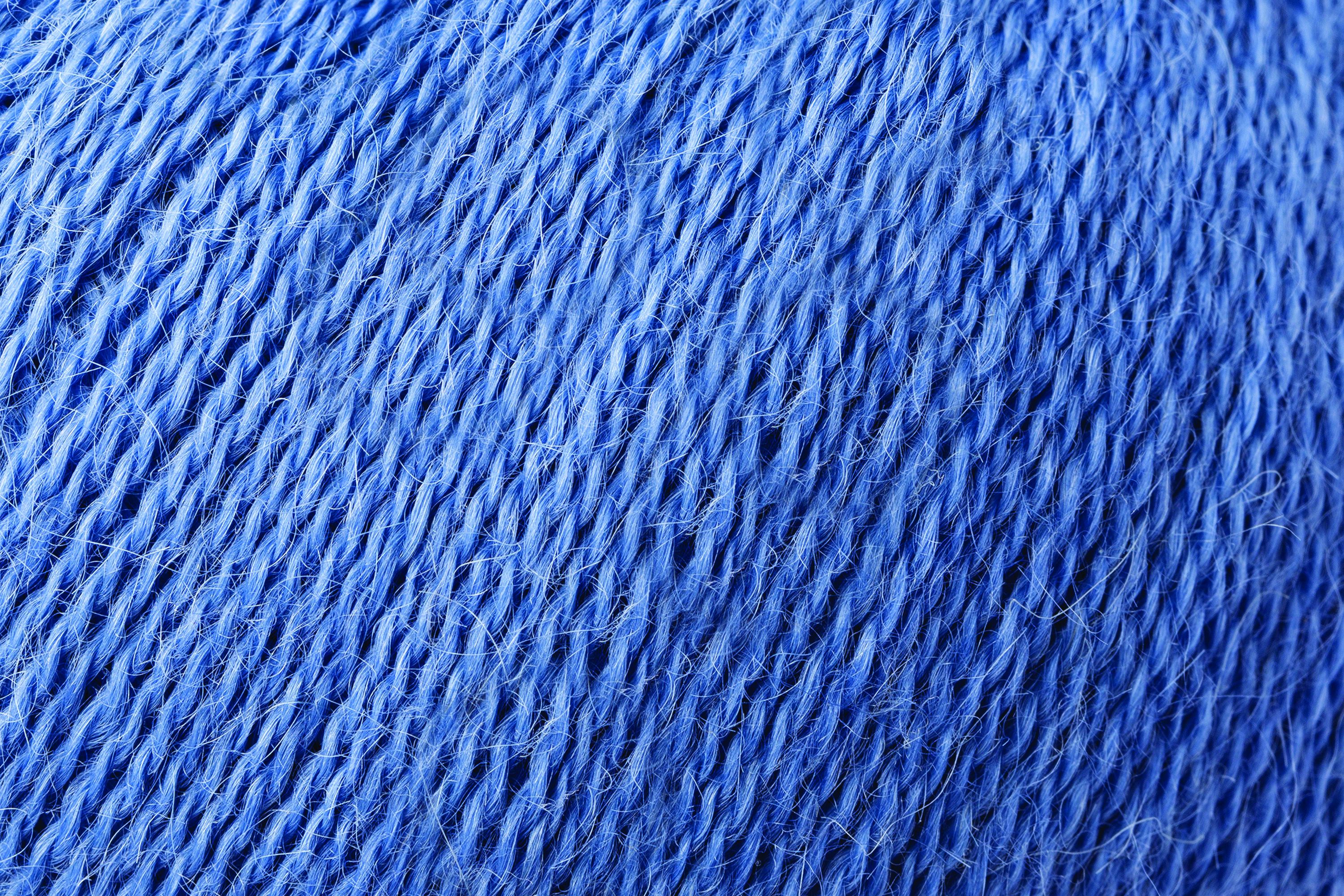 Fine Lace ca. 400 m col. 923 retro 50 g