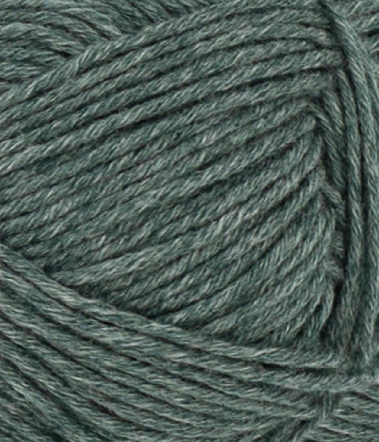 col. 7570 mork skoggronn