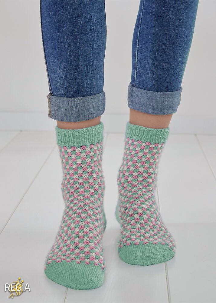 REGIA Booklet Knit with Colors DE REGIA Booklet Knit with Colors DE