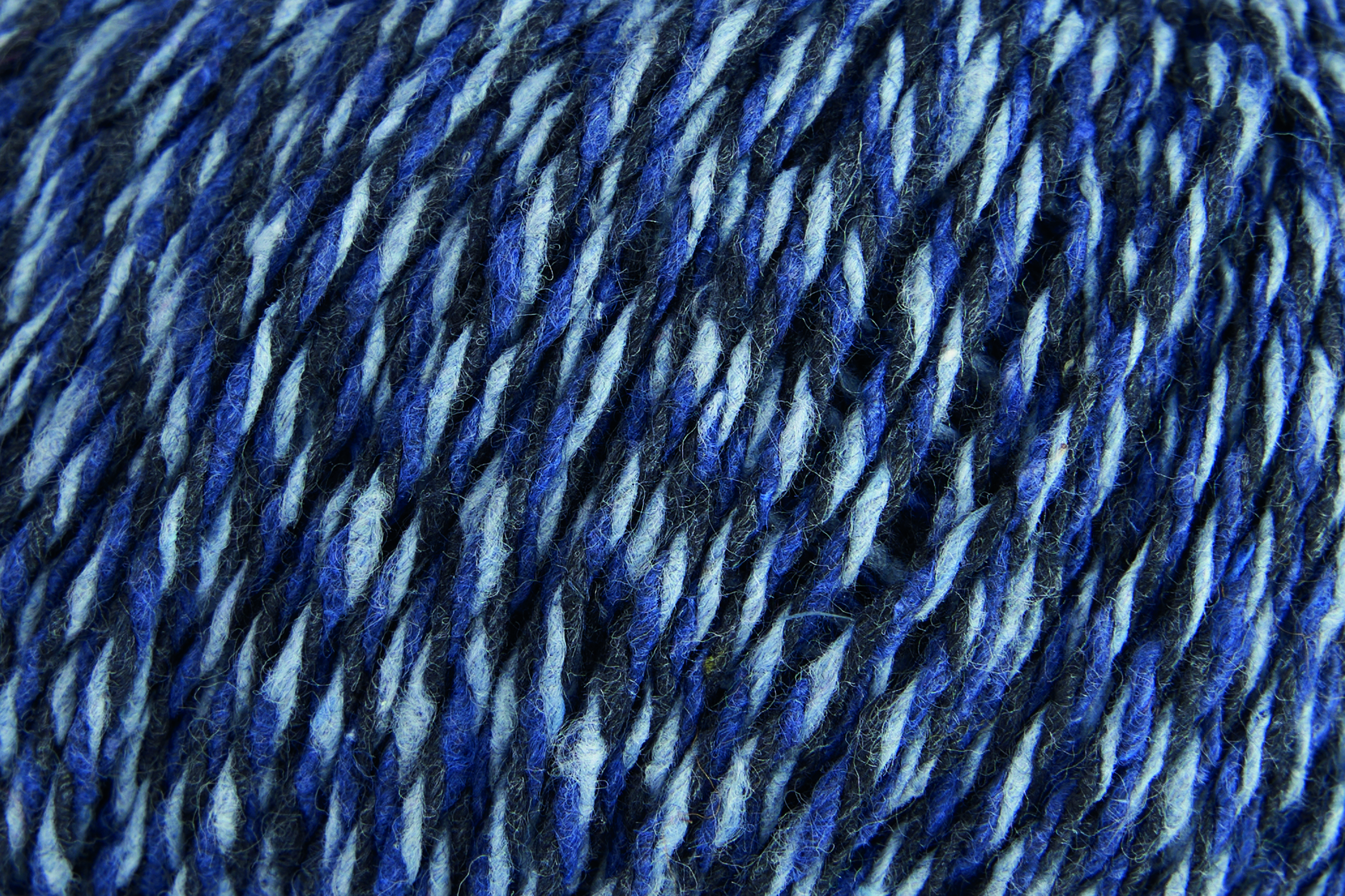 Denim Revive  ca. 100 m col. 00223 indigo 50 g