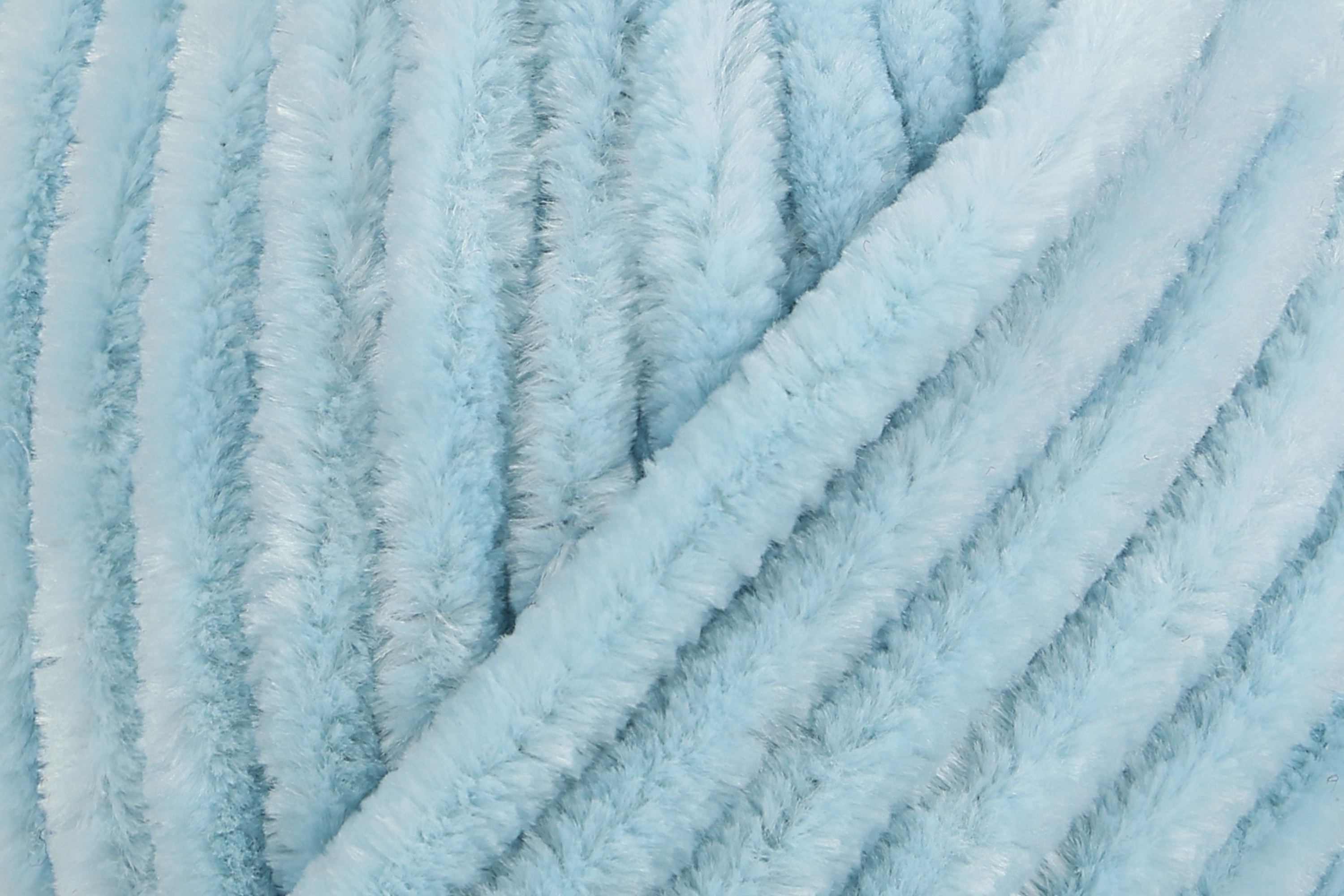 Luxury Velvet ca. 75 m 00053 baby blue 100 g
