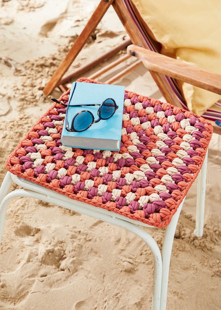 Granny Cushion, S10500